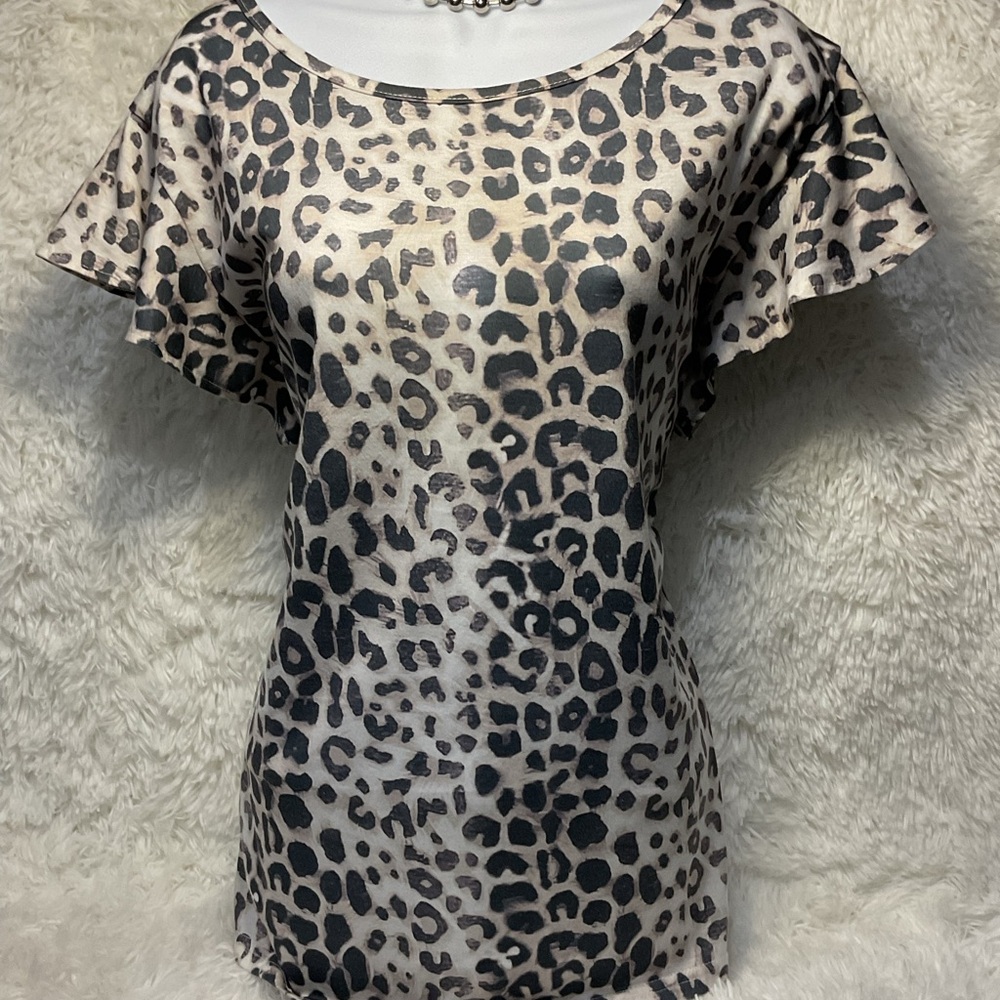 Leopard Print Ruffle Sleeve Top